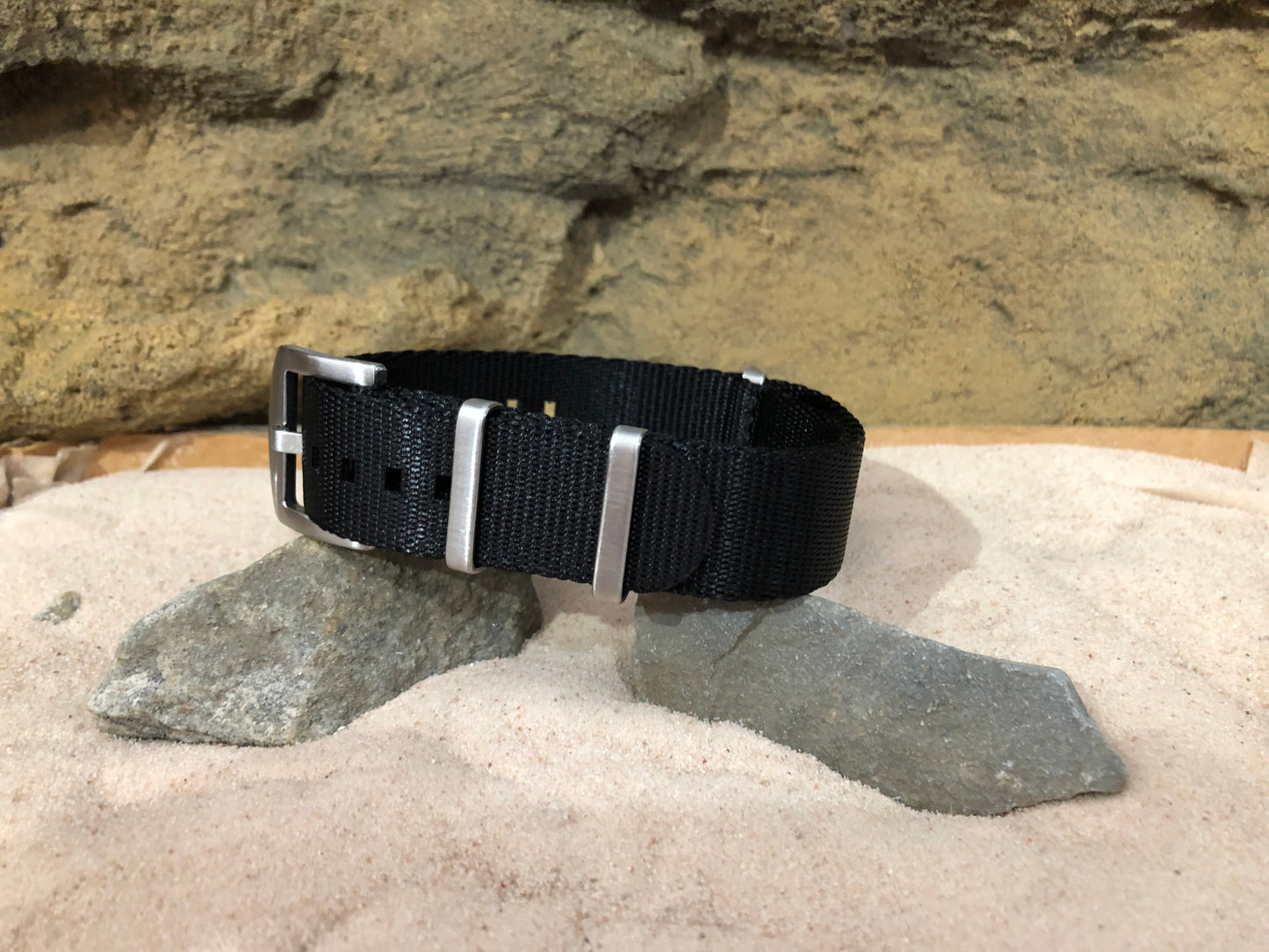 Black-Ops | One-Piece | Seatbelt | Brushed Hardware