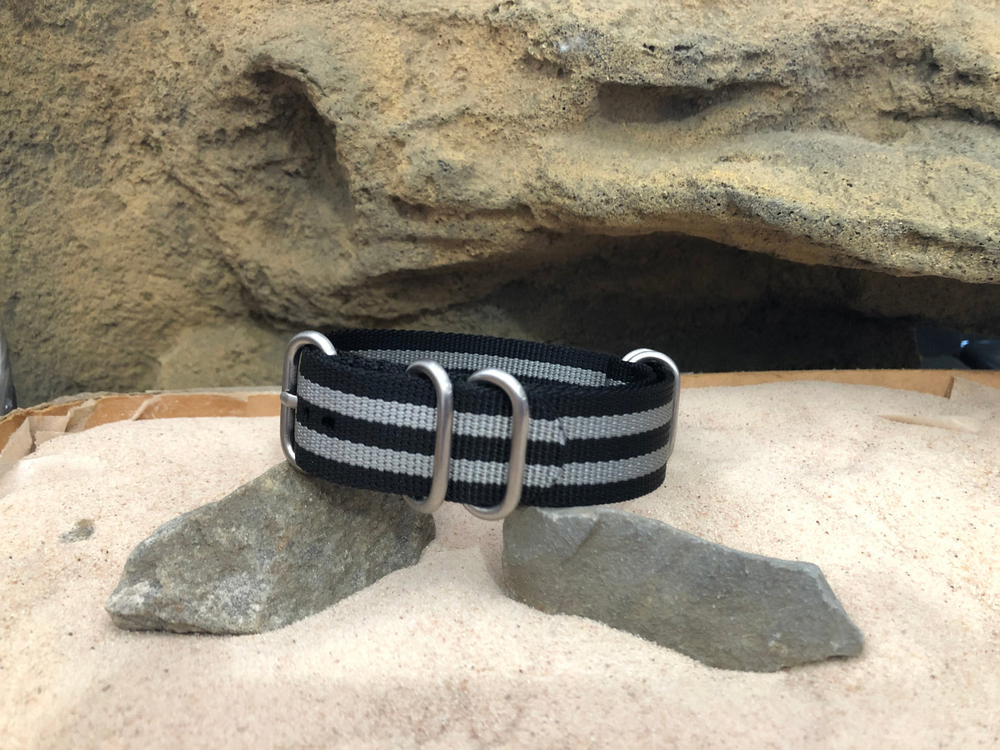 Classic Bond Z5™ | Black & Gray | One-Piece | Nylon | Brushed Hardware