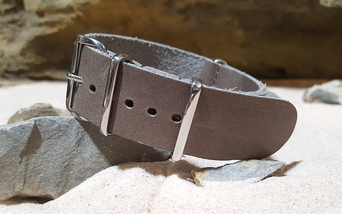 Desperado | Distressed Gray | One-Piece | Leather | Polished Hardware