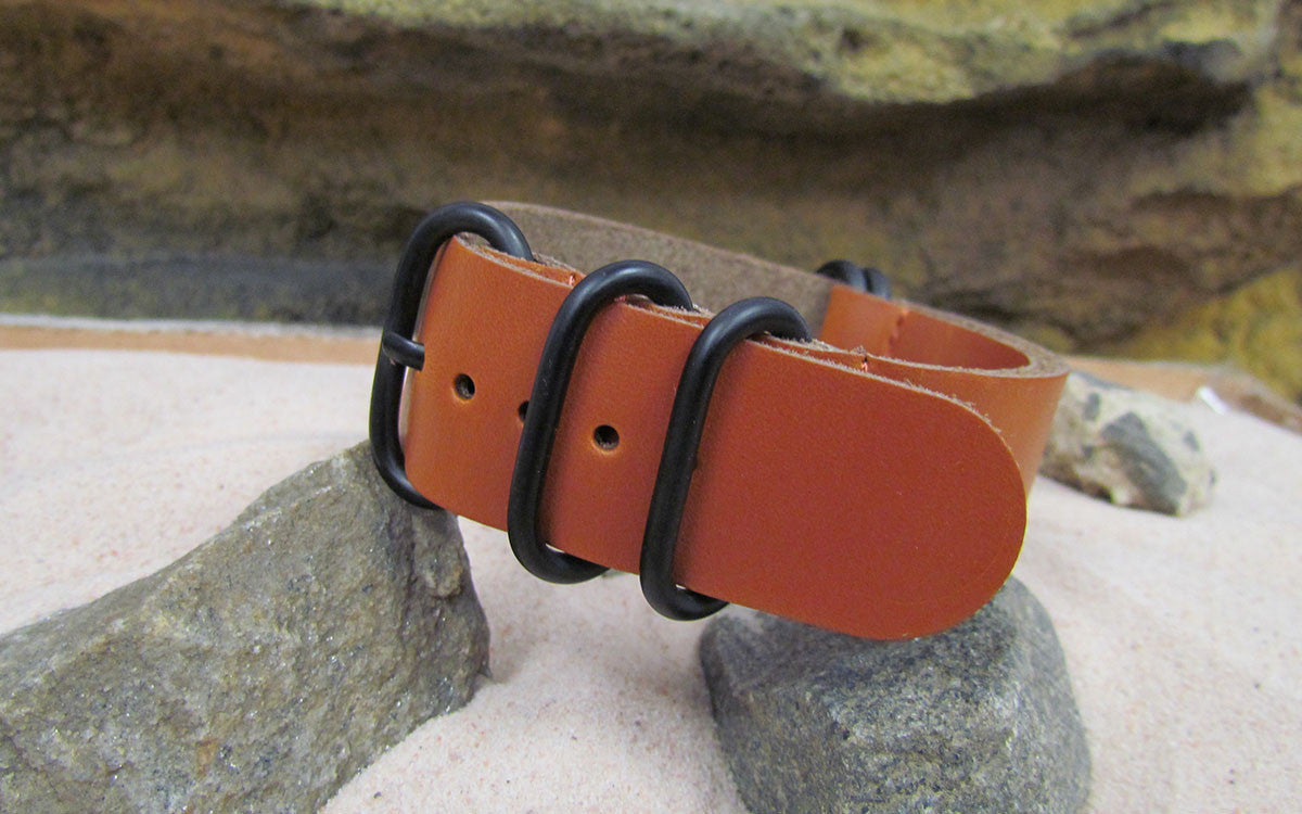 Holster Z5™ | Solid Tawny | One-Piece | Leather | PVD Hardware