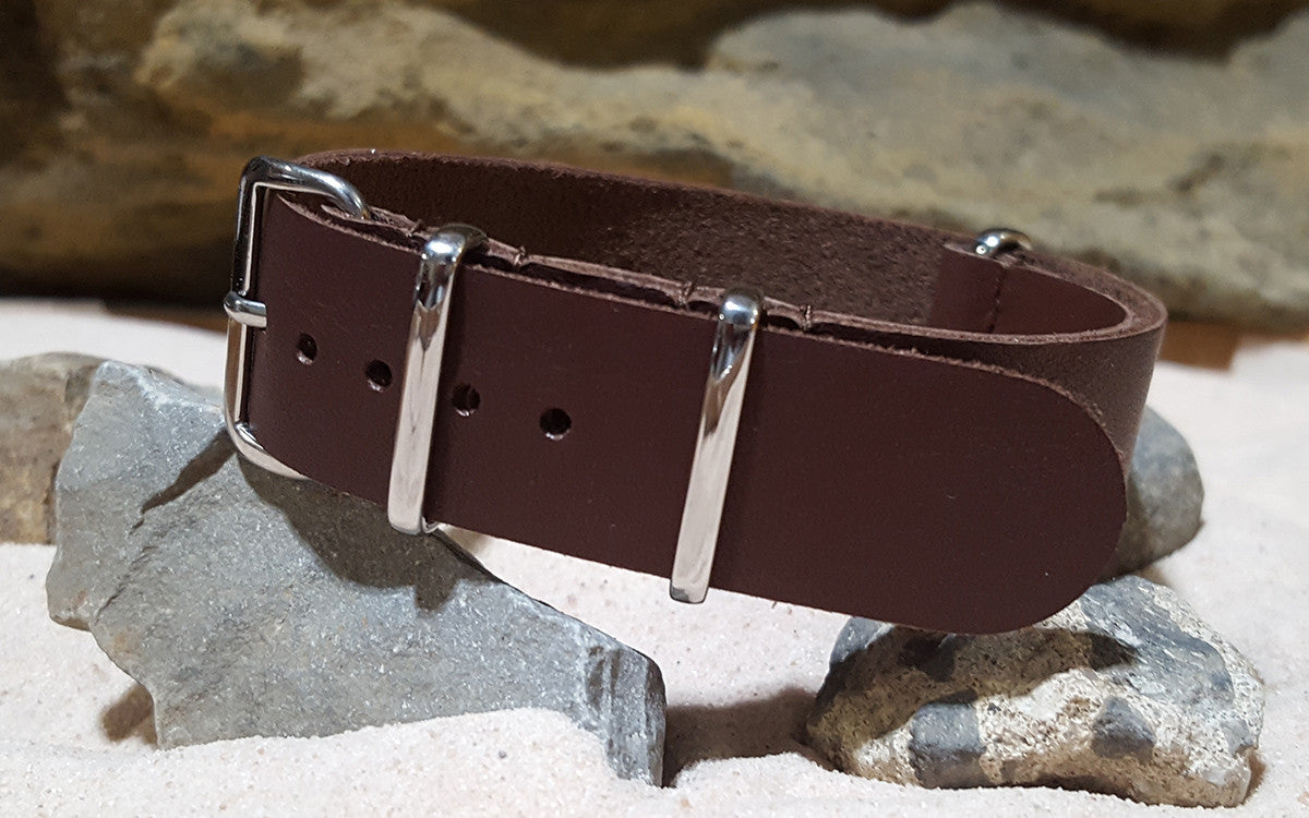 Rustic | Reddish Brown | One-Piece | Leather | Polished Hardware